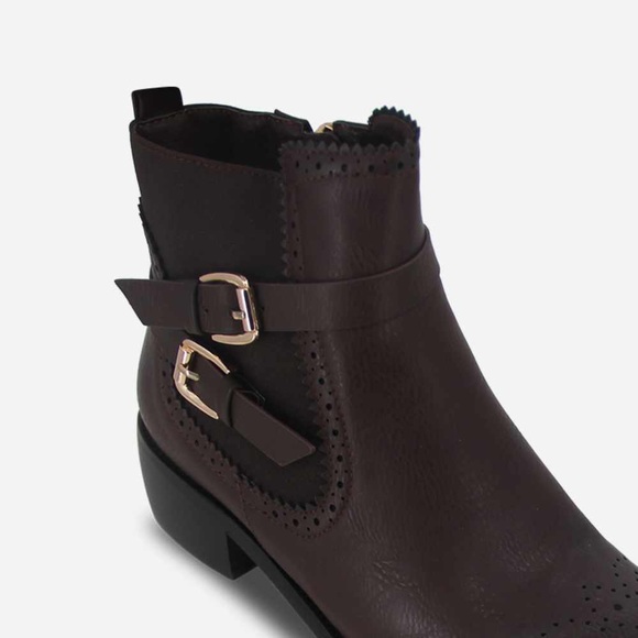 Women’s Western Zip Buckle Detail Flat Ankle Boot in Brown Faux Leather - Picture 4 of 16